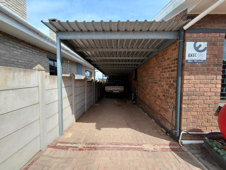3 Bedroom Property for Sale in C Place Eastern Cape